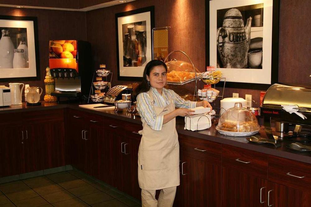 Hampton Inn Флемингтън Ресторант снимка