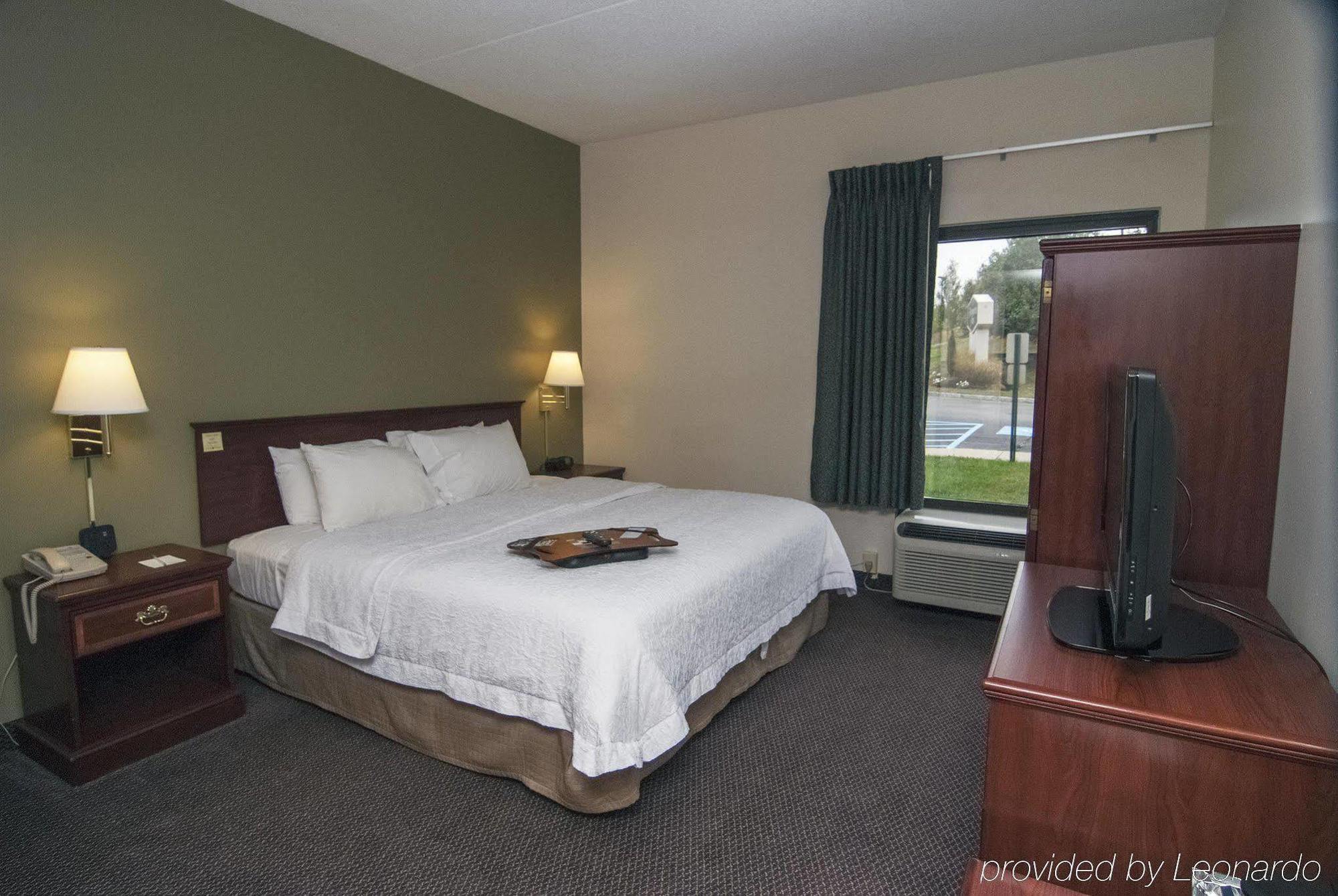 Hampton Inn Флемингтън Екстериор снимка